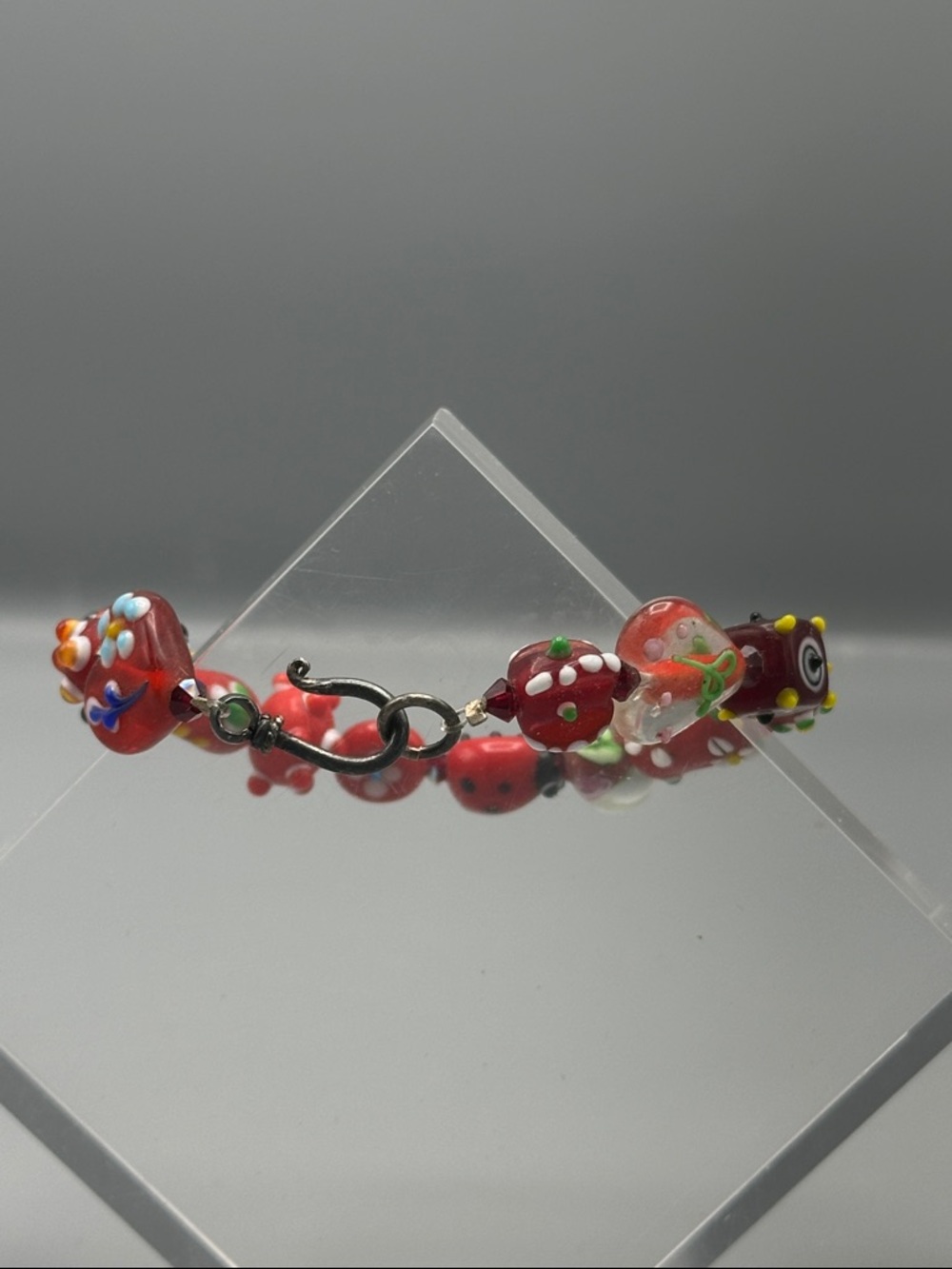 Red GLASS bracelet - Picture 2 of 4